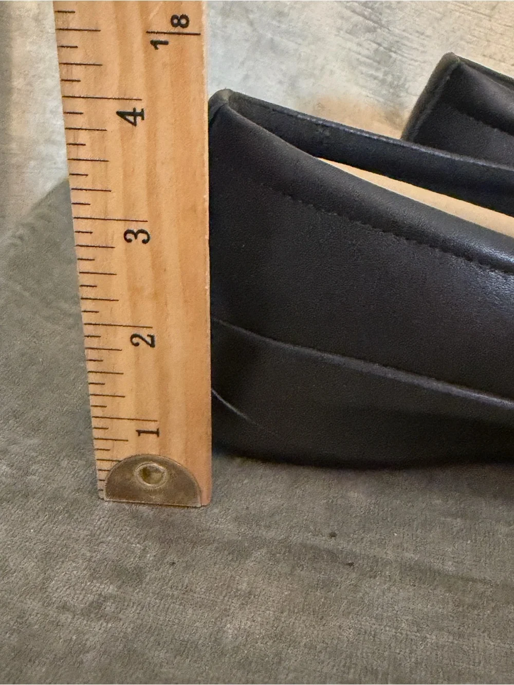 Clarks Kaetlyn Rhea Black Leather Slip-On Flats. Women's Size 7.5 Wide NEW